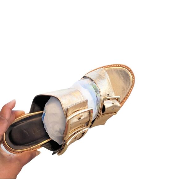 Tibi    - Picture 8 of 11